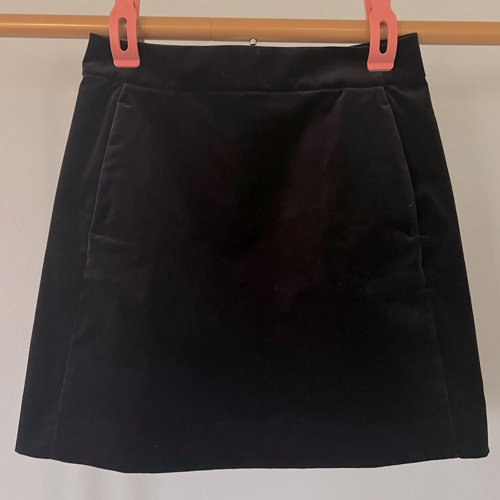 J. Crew Black Velvet Mini Skirt / POCKETS / 4 / NWT